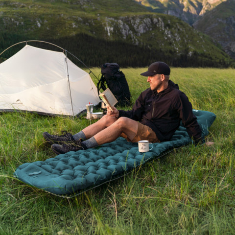 Матрац туристичний надувний одномісний Naturehike CNK2550WS019, 200х60х6.5 см, синій, для кемпінгу із мішком для надування