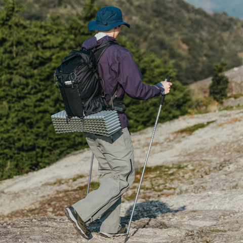 Килимок туристичний складаний одномісний IXPE Naturehike CNK2450WS044 з алюмінієвою плівкою, 195x60x1.8 см, оливковий