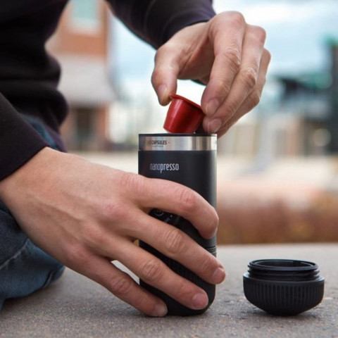 Портативна еспресо-кавоварка Wacaco Nanopresso з адаптером для капсул, механічна, для меленої кави