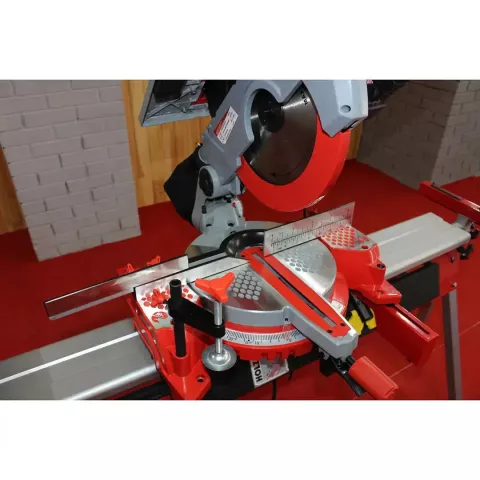 Пила торцювально-циркулярна Holzmann TK 305