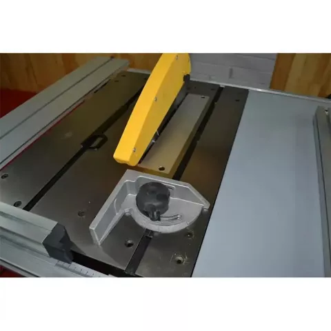 Циркулярна пила Holzmann TS250 400 В