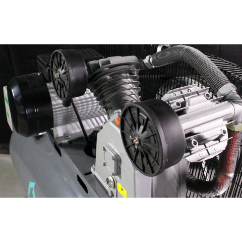 Поршневий компресор MAST VA90/200L 400