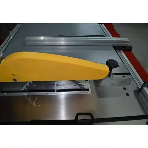 Циркулярна пила Holzmann TS250 400 В