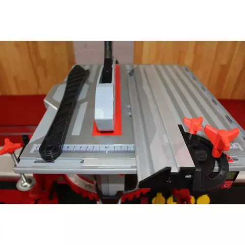 Пила торцювально-циркулярна Holzmann TK 305
