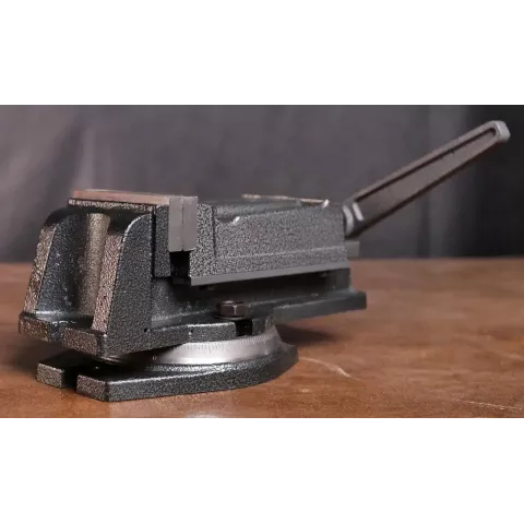 Лещата верстатні Holzmann I100